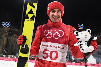ストフが2大会連続の金メダル、男子ラージヒル 平昌五輪