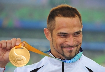 室伏 男子ハンマー投げで金メダル獲得、世界陸上大邱大会