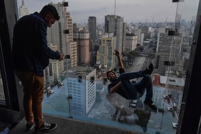 ゾクゾク？ ワクワク？ 高さ150メートルのガラスの展望台 サンパウロ