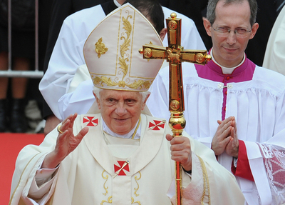 ローマ法王、性的虐待被害者らに涙の謝罪 マルタ