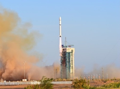 中国 再利用可能な回収式技術試験衛星の初打ち上げに成功