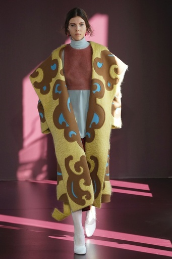 「ヴァレンティノ」17/18年秋冬パリ・オートクチュール