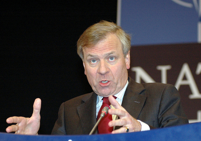 NATO外相会議、対アフガニスタン追加支援で合意 - ベルギー