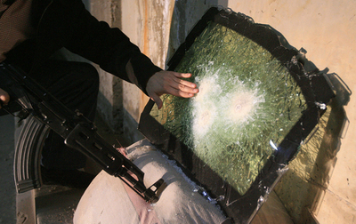 政治的緊張高まり、銃価格高騰 - レバノン