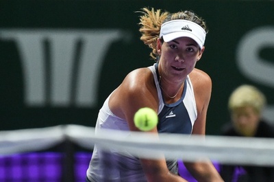 ムグルサがケルバー下し2連勝、4強入りに前進 WTAツアー選手権