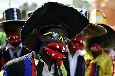 カラフルでちょっと不気味？ ハイチのカーニバル