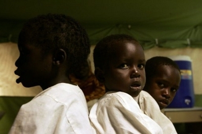 包皮切除、HIV感染予防に効果的 性生活も順調