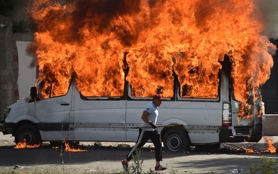 キルギス治安部隊が前大統領拘束