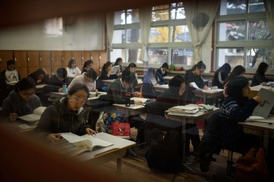 韓国大学入試で2問の出題ミス、当局トップが引責辞任