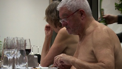 全裸でフレンチ！ パリ初のヌーディストレストラン開店