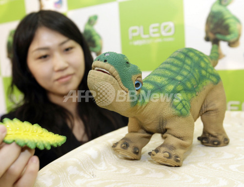 成長 する恐竜型ロボット Pleo 国内でも予約販売開始 写真7枚 ファッション ニュースならmode Press Powered By Afpbb News