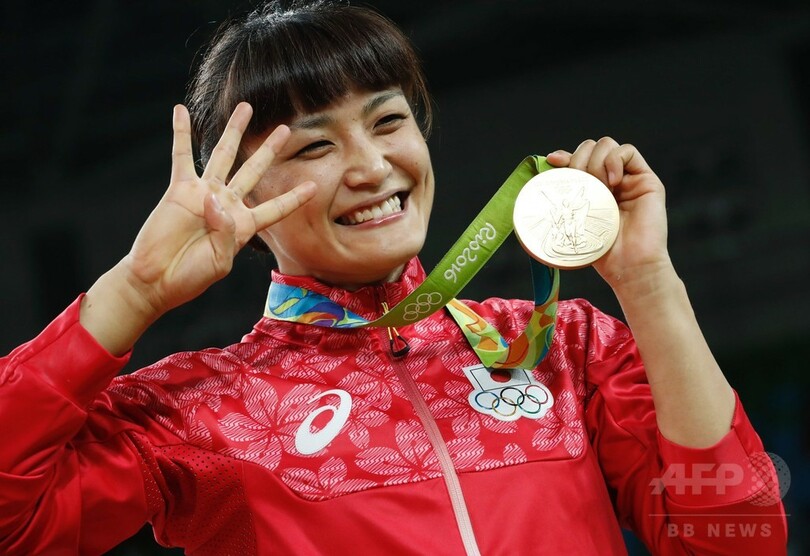 伊調が大逆転で五輪4連覇の快挙！レスリング女子58キロ級で金メダル