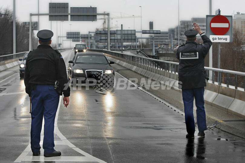 スキポール国際空港、テロ予告で厳戒態勢 - オランダ