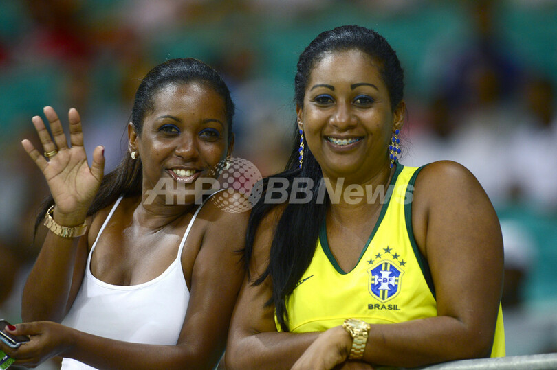 ブラジル美女から日本人サポーター、マスクマンまで・・・コンフェデ杯を盛り上げたサポーター