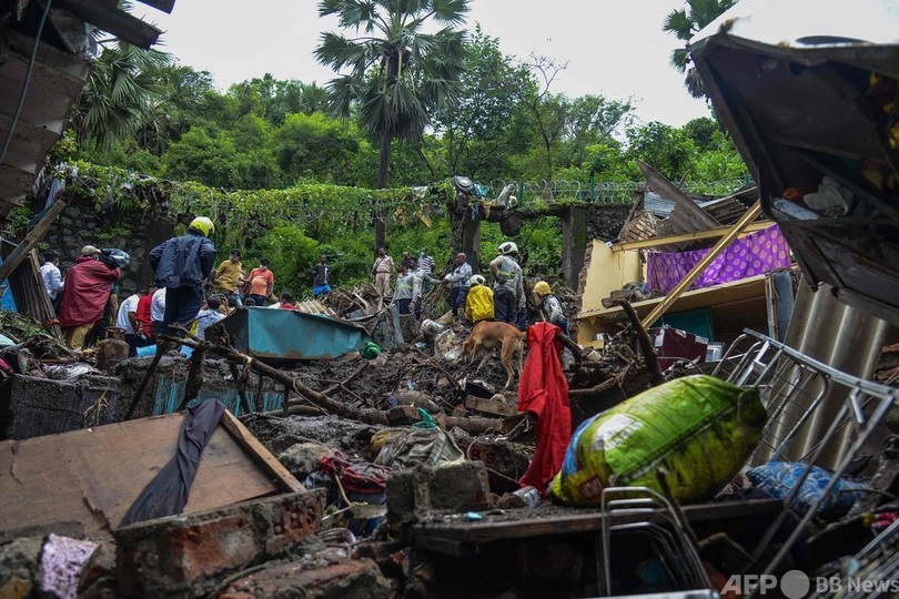 豪雨で地滑りや壁崩壊、23人死亡 インド