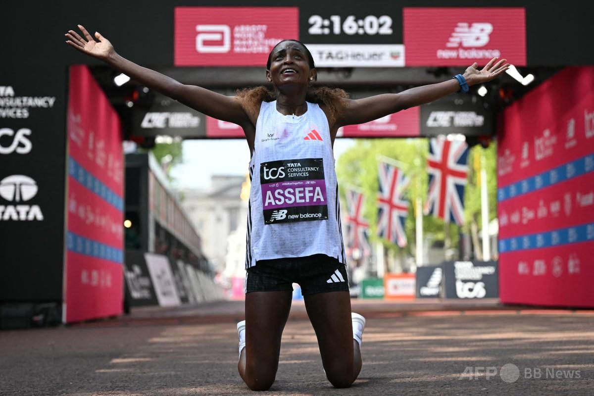 アセファが女子単独新で優勝 男子はサウェがV ロンドン・マラソン 写真