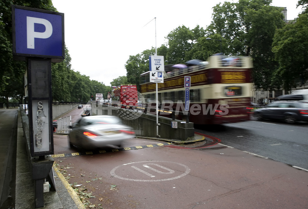 「安全運転に貢献」と道路の穴を放置、英国の村議会 「安全運転に貢献」と道路の穴を放置、英国の村議会