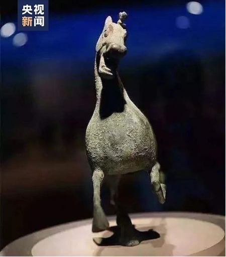 中国でぬいぐるみの「馬踏飛燕」人気爆発 写真3枚 国際ニュース：AFPBB