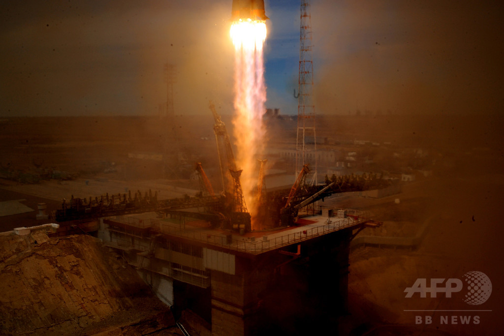 ロケットの破片落下で草原火災、カザフスタン人男性1人死亡 ロケットの破片落下で草原火災、カザフスタン人男性1人死亡