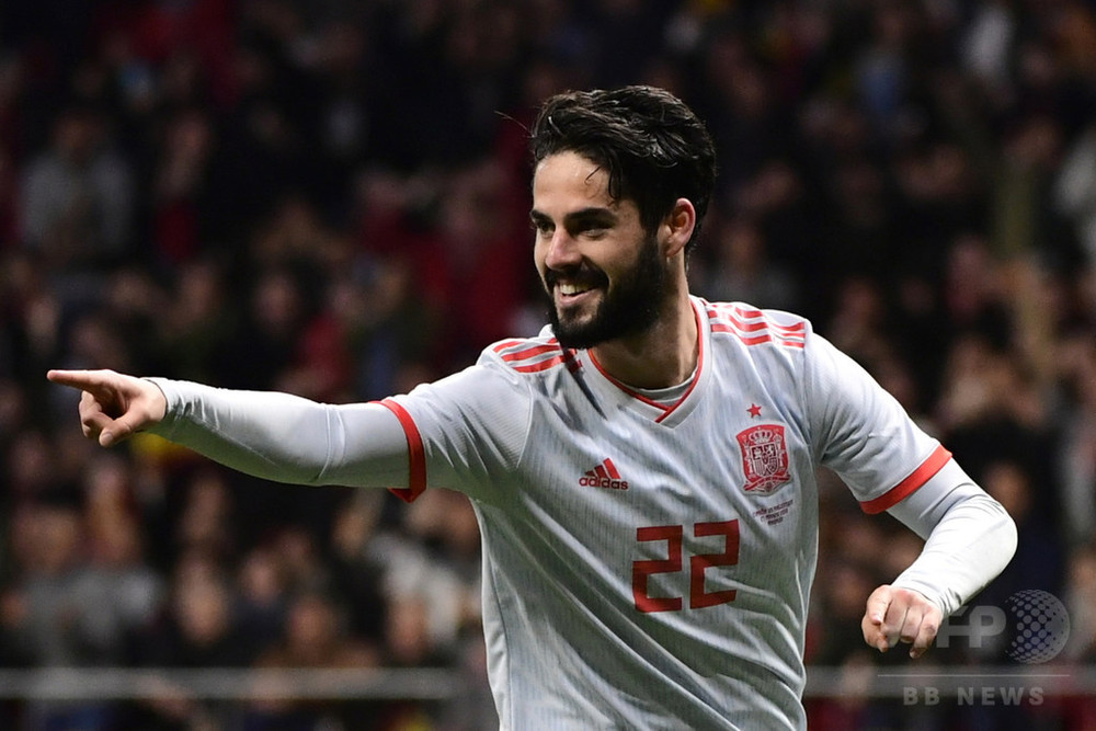 スペインがメッシ不在のアルゼンチンを6発粉砕、イスコはハット達成