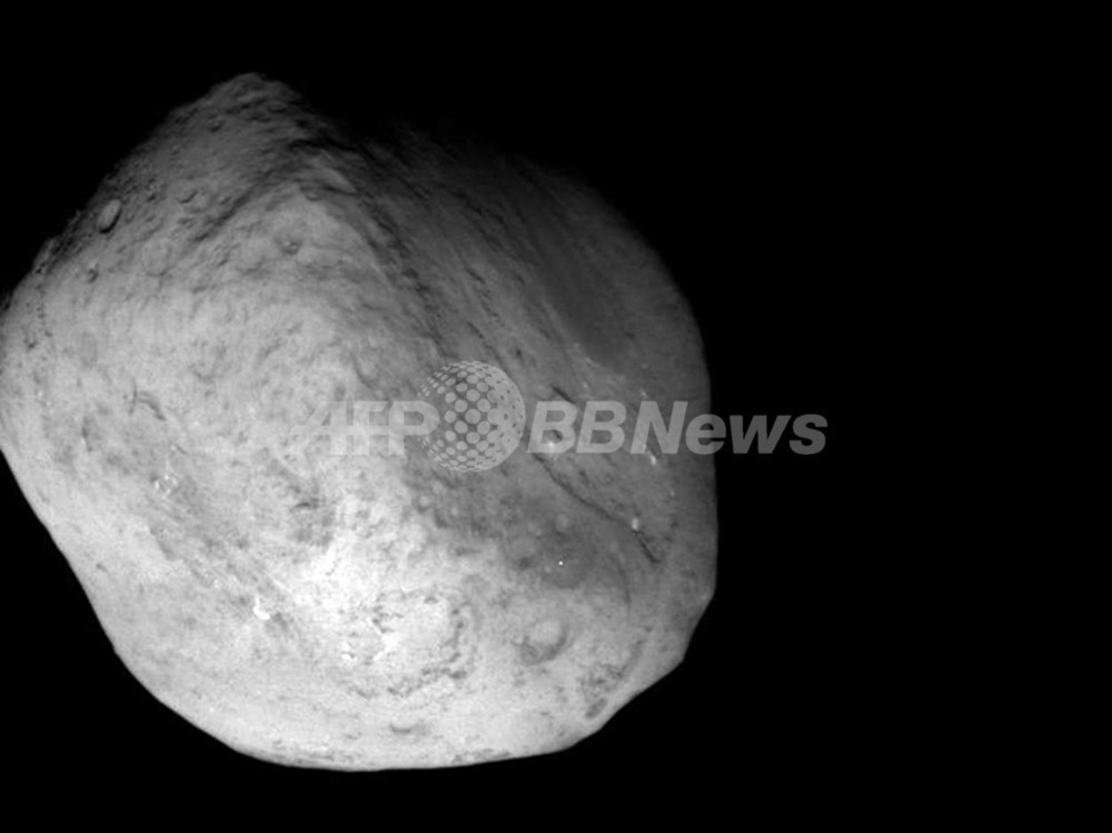 NASA探査機がテンペル第1彗星に最接近、表面の浸食を確認 写真4枚 国際ニュース：AFPBB News