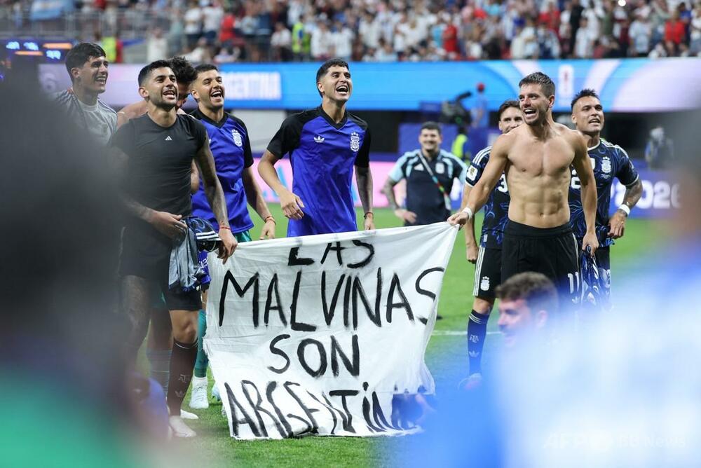 アルゼンチン代表のフォークランド横断幕に英閣僚がFIFA調査要請、首相も支持