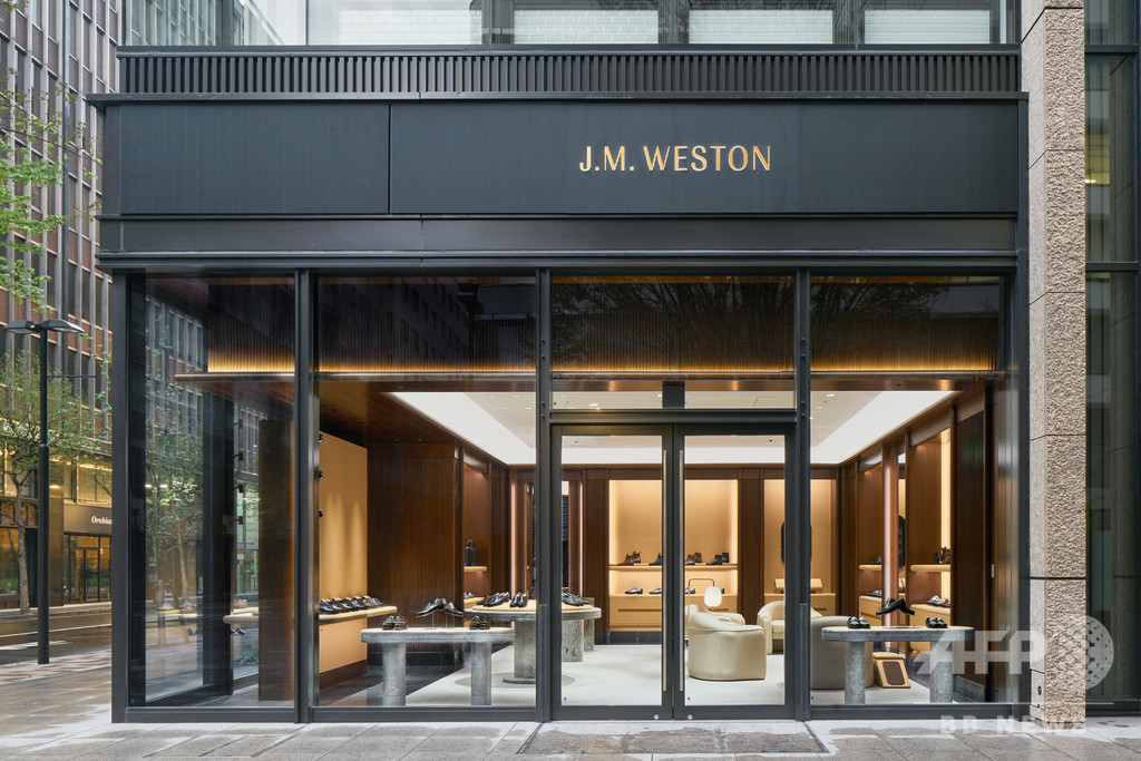 「J.M. WESTON」 丸の内店、二重橋スクエアにオープン