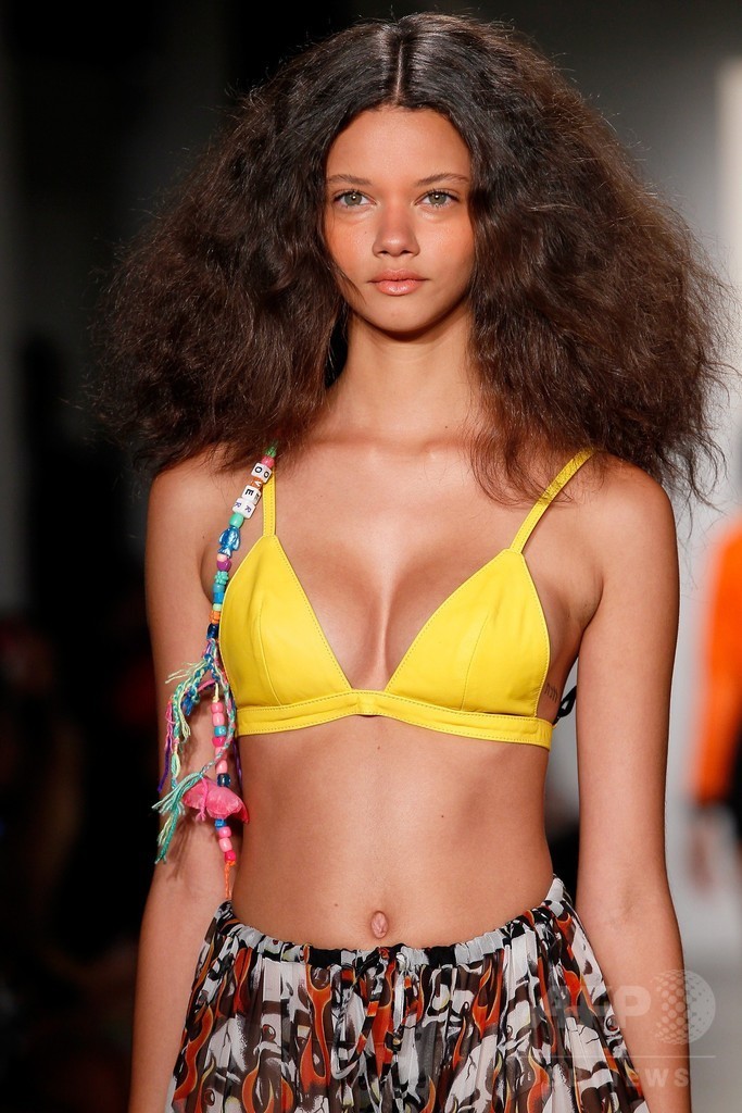 フィナーレにマイリー・サイラス、「ジェレミー・スコット」15年春夏