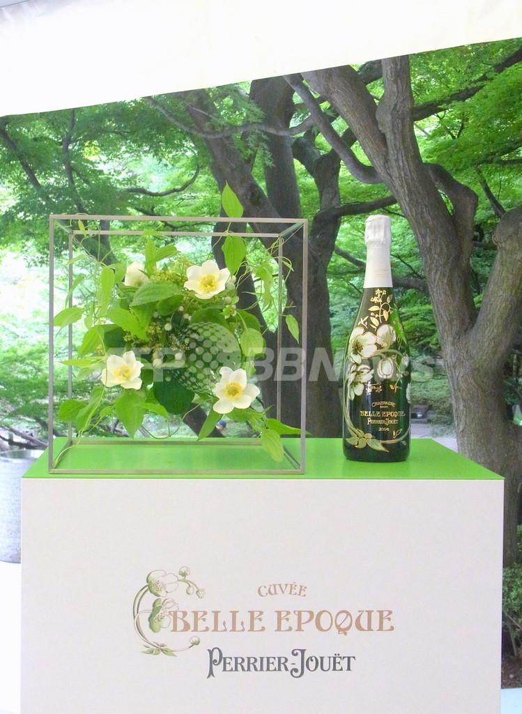 「ペリエ ジュエ」110年ぶりにアーティストを起用、東信と限定品発売