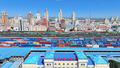 満洲里駅で出発を待つ「中欧班列」（ドローンから、2024年8月20日撮影）。(c)Xinhua News