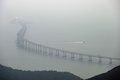 中国の香港、マカオ、広東省珠海を結ぶ港珠澳大橋（2018年10月23日撮影）。(c)ANTHONY WALLACE / AFP