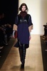 米ニューヨーク市内で発表された「BCBG マックス・アズリア」15/16年秋冬コレクション（2015年2月12日撮影）。(c)AFP/Getty Images/Frazer Harrison