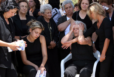 ナハル・アルバレド難民キャンプでの戦闘　悲嘆にくれる遺族