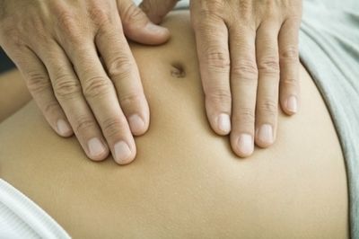 女性市議、審議中に女児出産 ボリビア