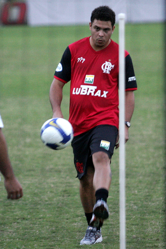 ロナウド ブラジルの名門コリンチャンスと契約へ