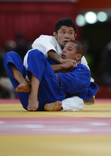 平岡が判定勝ちで準決勝進出、柔道男子60キロ級