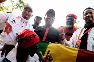 「アフリカから手を引け」 南アで反仏デモ