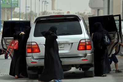 「女性の運転認めて」、サウジアラビアで抗議行動