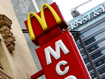 マクドナルド、ビッグマックソースを競売に 1本210万円