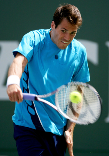 ハース ロディック破り3回戦へ