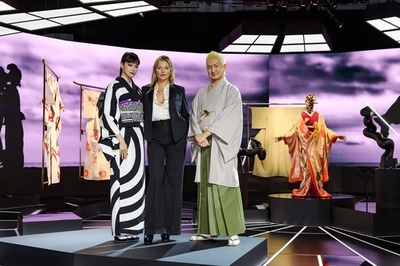 着物の魅力を発信、「キモノロボット」開幕式にケイト・モスら登場