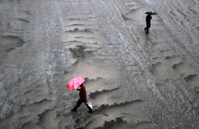 異常気象で農家の自殺相次ぐ、インド西部 