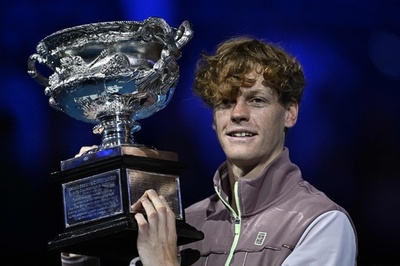 シナーがグランドスラム初V メドベージェフに大逆転勝ち 全豪OP