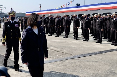 台湾総統、機雷敷設艇部隊発足式に出席