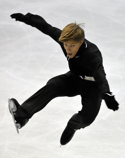 ベルネル 欧州選手権男子シングルSPで首位に立つ