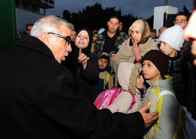 チュニジア、デモ隊と警官隊が衝突 旧体制の一新求めて