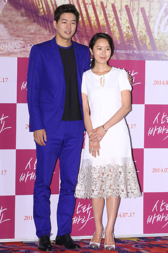 映画『サンタバーバラ』のマスコミ向け試写会、イ・サンユンらが出席