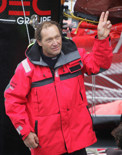 フランシス・ジョヨン氏が単独無寄港世界一周の世界最速記録を更新