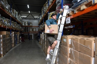 得意分野で貢献、後方支援に当たるウクライナ市民