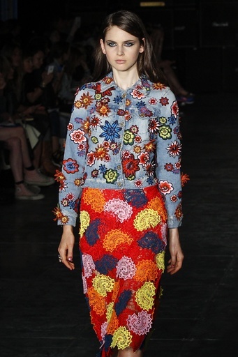 ミューズは熱狂的なグルーピー、「ハウス・オブ・ホランド」15年春夏